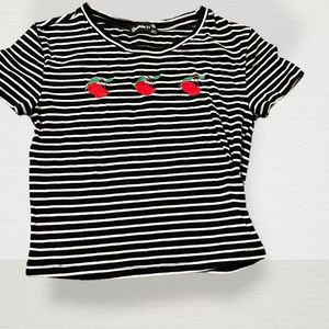 Women’s Black and White Stripped Tee. Size: M